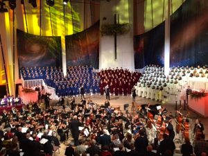 The closing scene: O Come All ye Faithful.